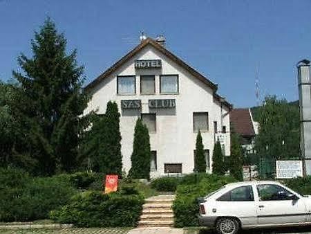 Sas Club Hotel Budapest Exterior foto